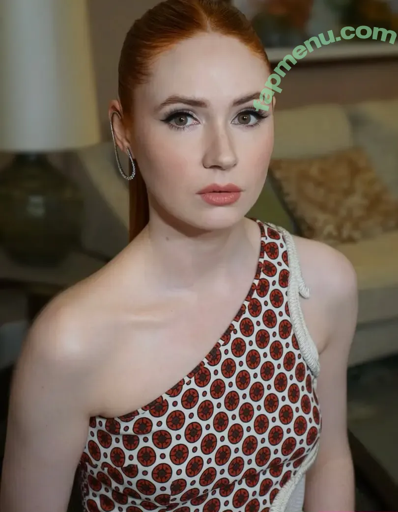 Karen Gillan nude photo #0858 (karengillan)