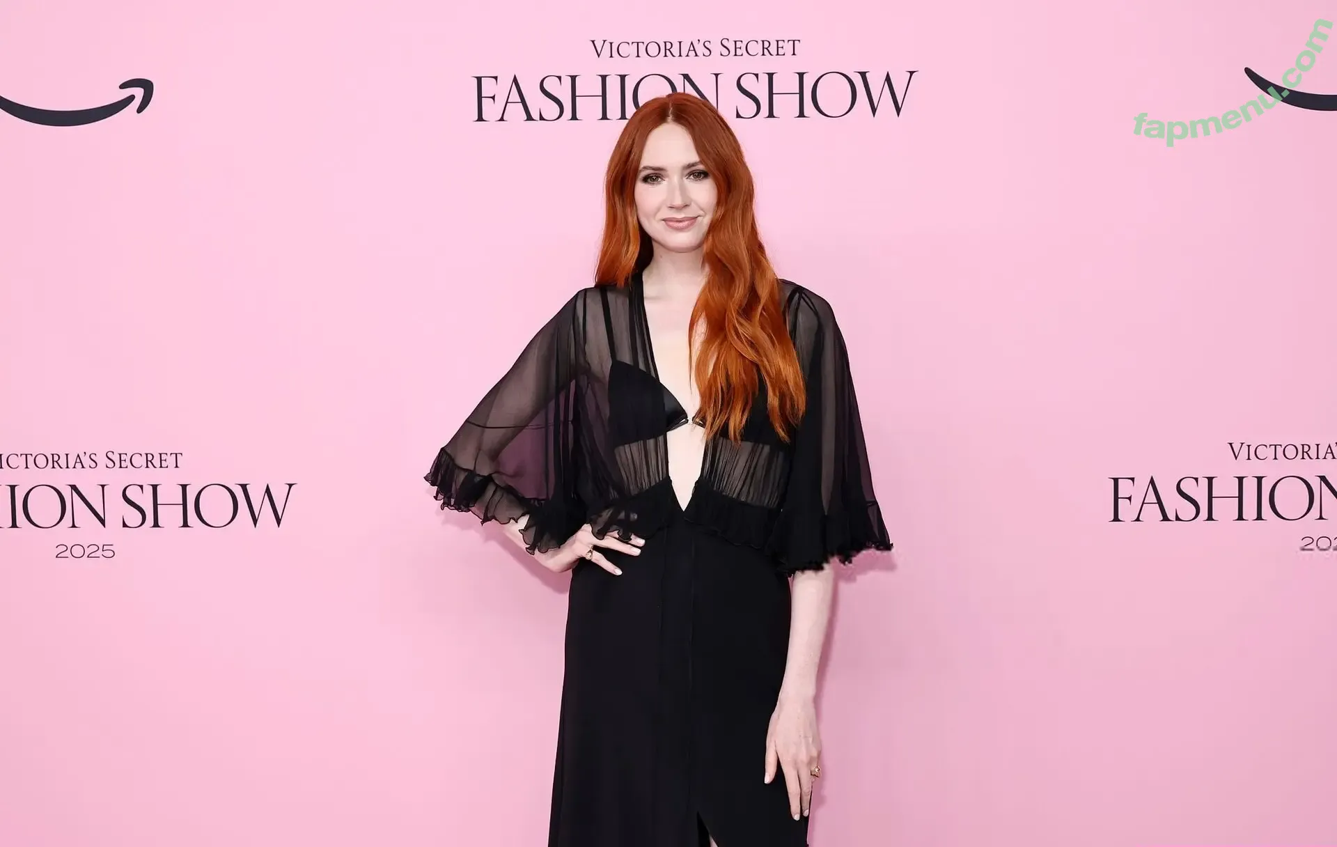 Karen Gillan nude photo #0886 (karengillan)