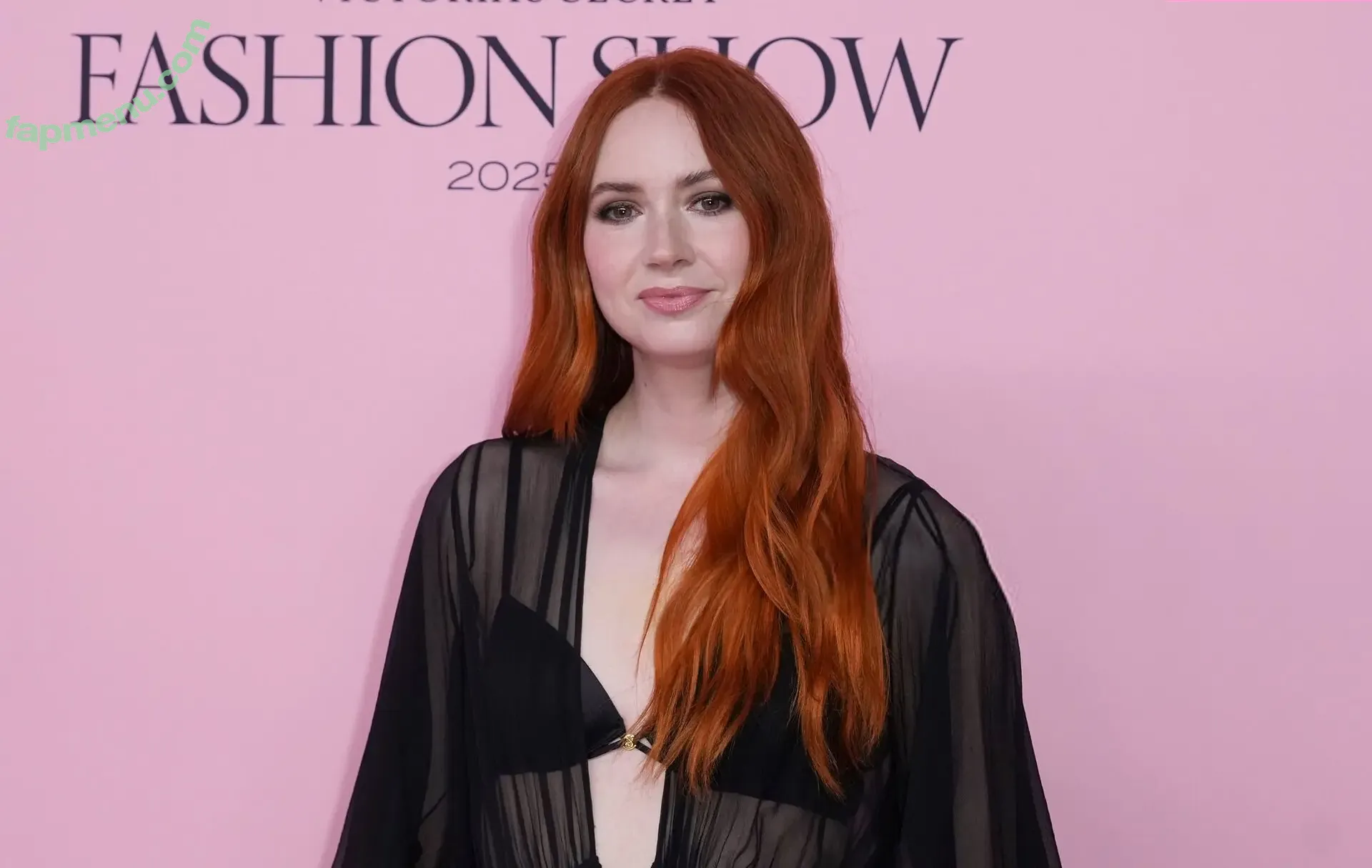 Karen Gillan nude photo #0887 (karengillan)