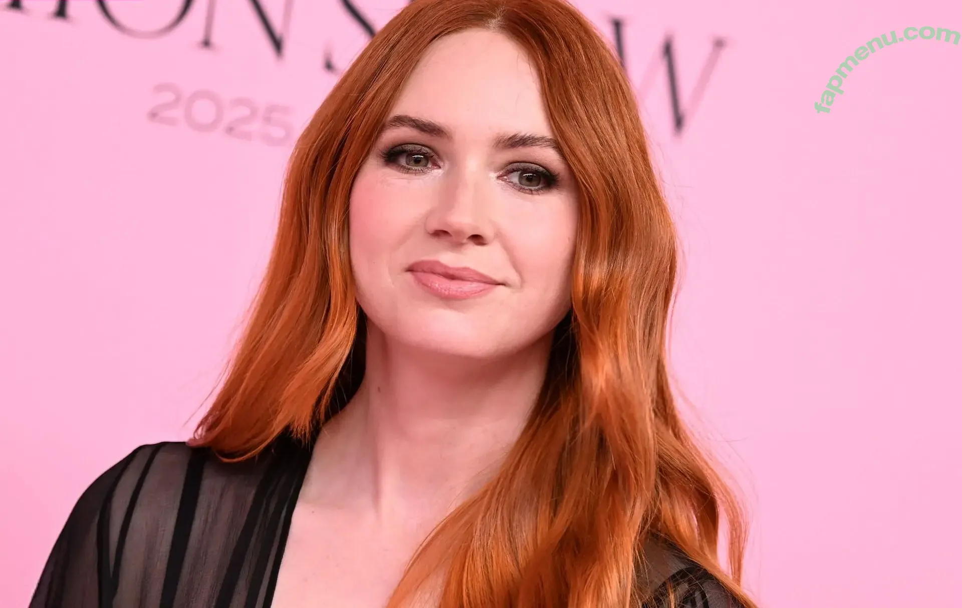 Karen Gillan nude photo #0889 (karengillan)