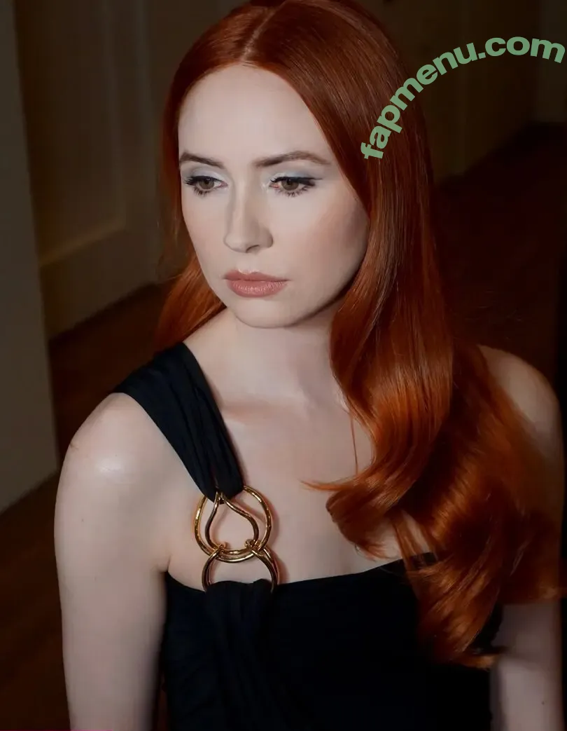 Karen Gillan nude photo #0901 (karengillan)