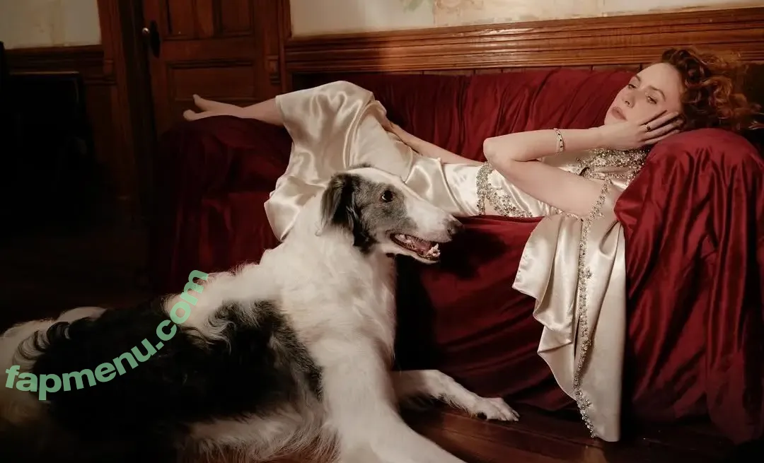 Karen Gillan nude photo #0906 (karengillan)