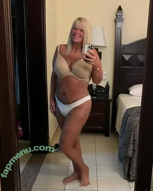 Karen Pennington / Bailey Buttner / Karen Buttner / Karensgalaxy / Martiangirl / Martiangirl1 / karen.buttner nude photo #0009