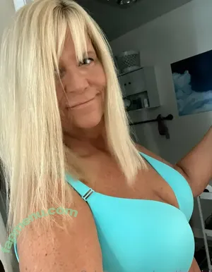 Karen Pennington / Bailey Buttner / Karen Buttner / Karensgalaxy / Martiangirl / Martiangirl1 / karen.buttner nude photo #0043