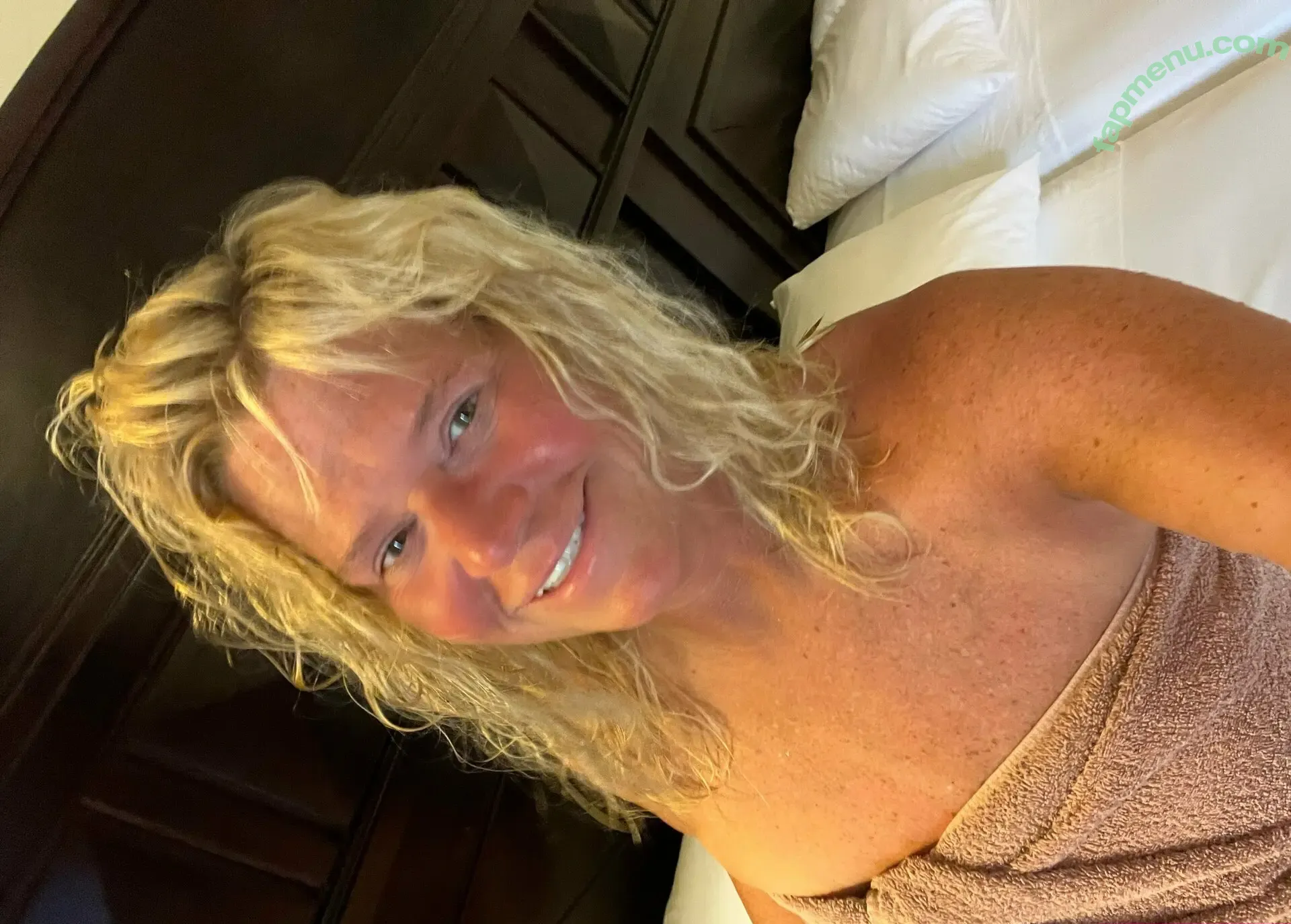 Karen Pennington nude photo #0018 (Bailey Buttner / Karen Buttner / Karensgalaxy / Martiangirl / Martiangirl1 / karen.buttner)