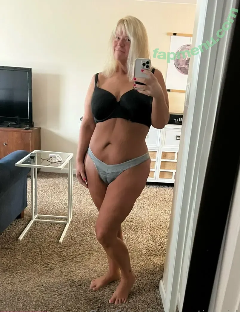 Karen Pennington nude photo #0073 (Bailey Buttner / Karen Buttner / Karensgalaxy / Martiangirl / Martiangirl1 / karen.buttner)