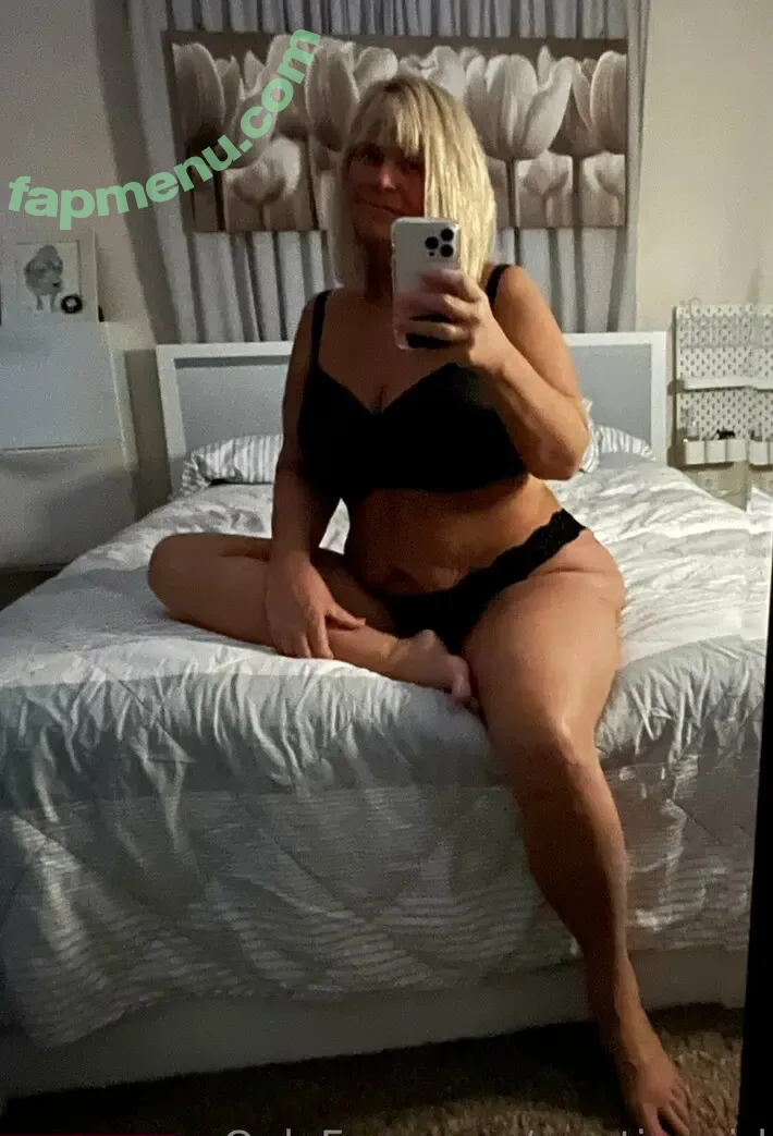 Karen Pennington nude photo #0102 (Bailey Buttner / Karen Buttner / Karensgalaxy / Martiangirl / Martiangirl1 / karen.buttner)