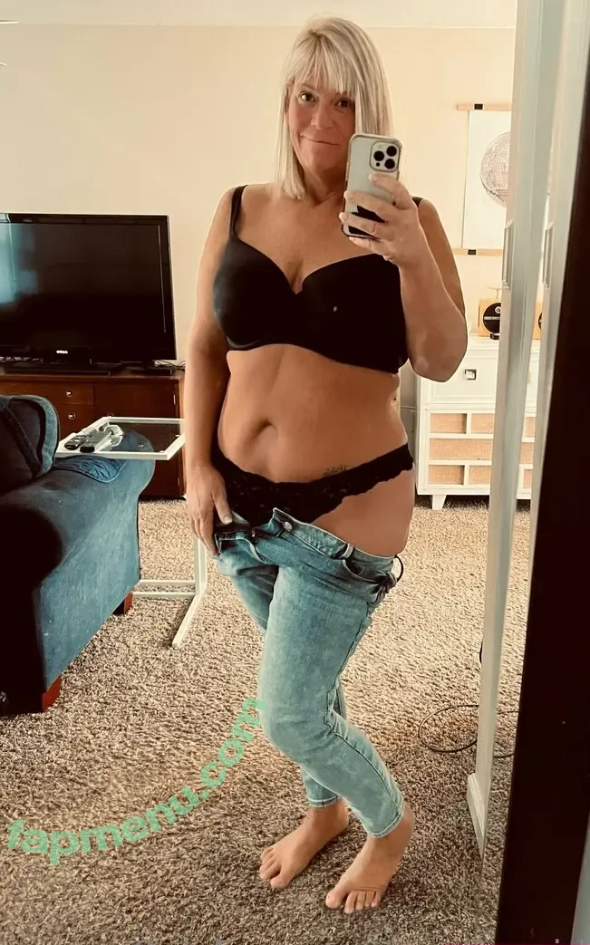 Karen Pennington nude photo #0106 (Bailey Buttner / Karen Buttner / Karensgalaxy / Martiangirl / Martiangirl1 / karen.buttner)