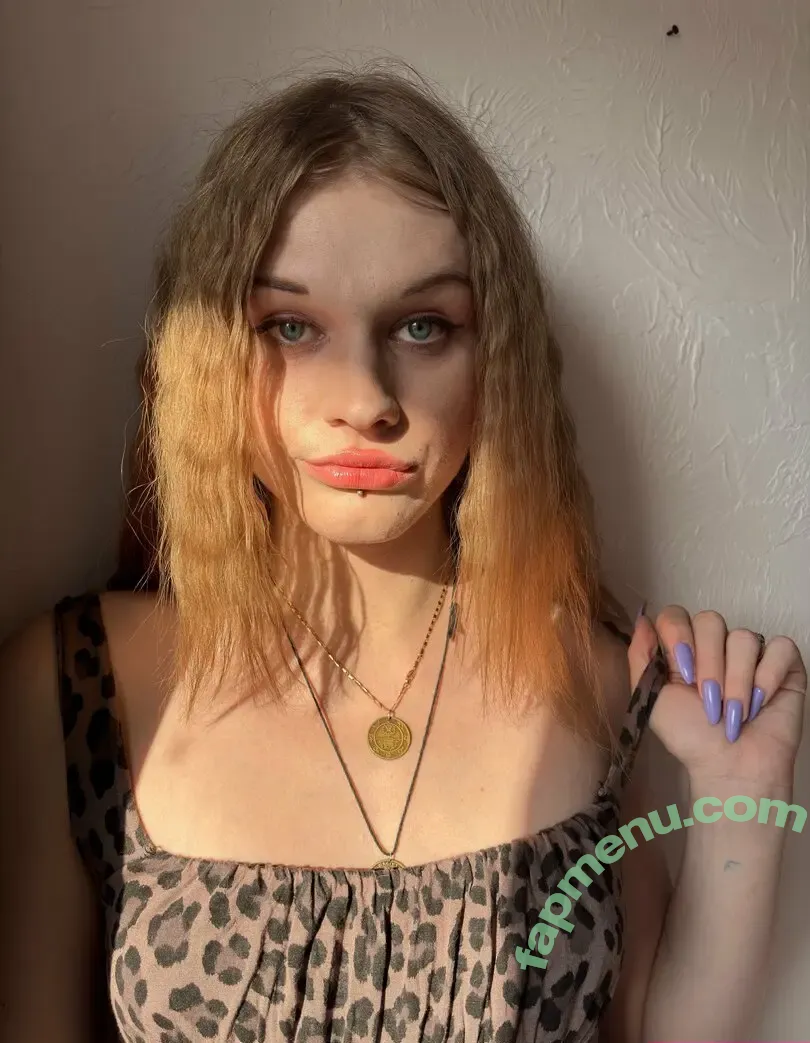 karen_tsgirl nude photo #0082 (karen_ts)