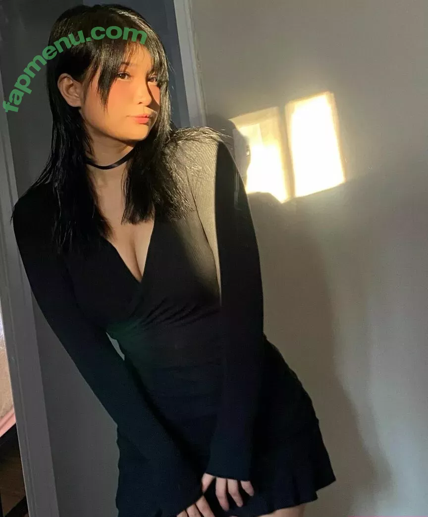 Karenxtran nude photo #0007 (Strawberry.bunni / seunnngmiii)