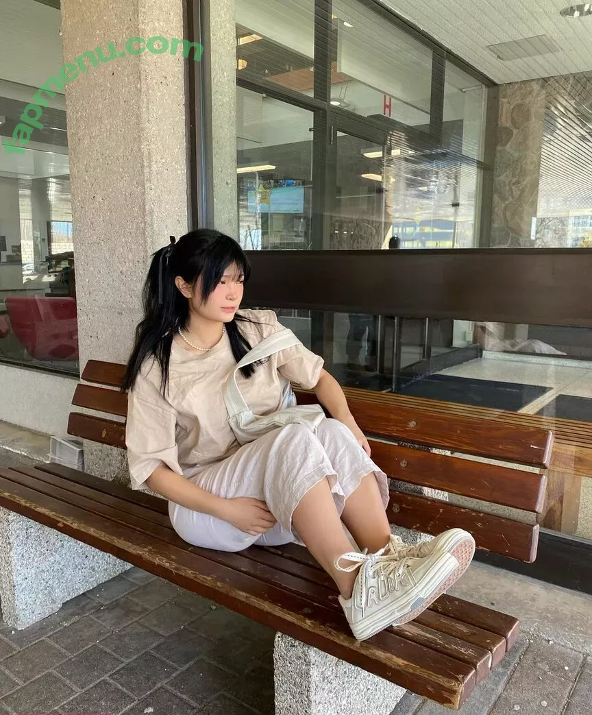 Karenxtran nude photo #0018 (Strawberry.bunni / seunnngmiii)