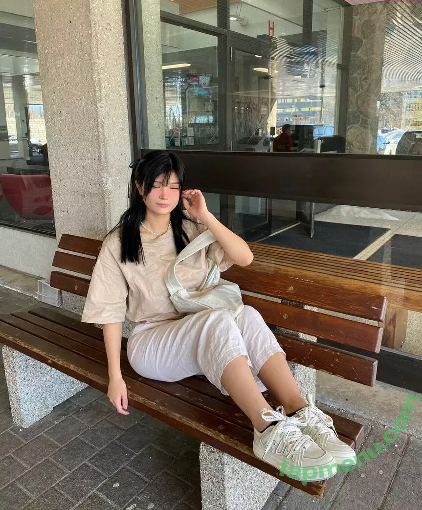 Karenxtran nude photo #0019 (Strawberry.bunni / seunnngmiii)