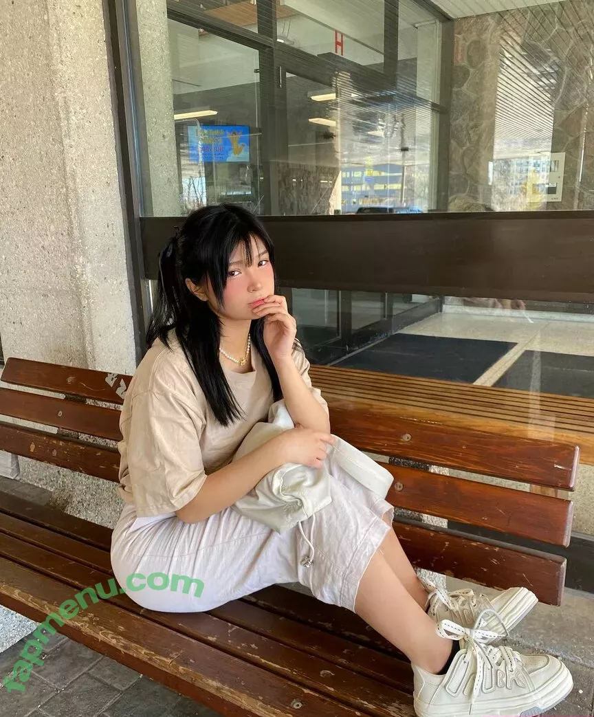 Karenxtran nude photo #0022 (Strawberry.bunni / seunnngmiii)