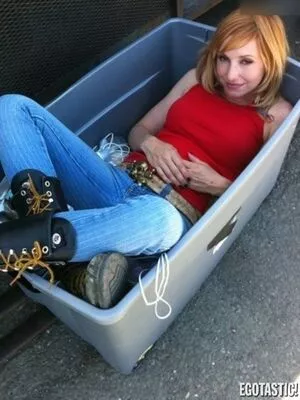 Kari Byron / KariByron / starbyron0 / therealkaribyron nude photo #0101