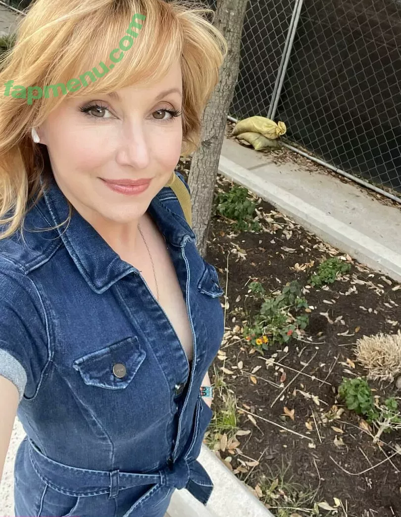 Kari Byron nude photo #0069 (KariByron / therealkaribyron)