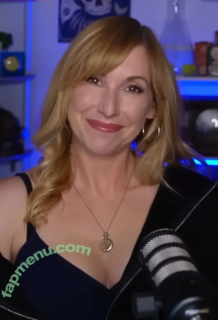 Kari Byron nude photo #0198 (KariByron / starbyron0 / therealkaribyron)