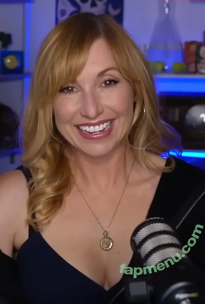 Kari Byron nude photo #0199 (KariByron / starbyron0 / therealkaribyron)