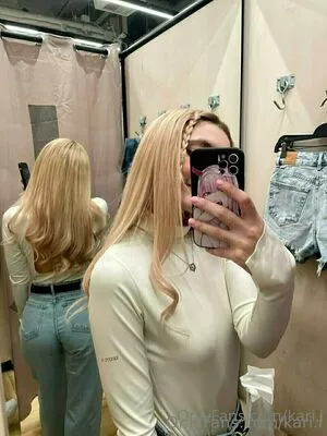 Kari.i nude photo #0041