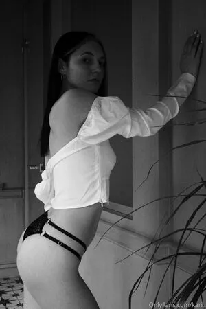 Kari.i nude photo #0069