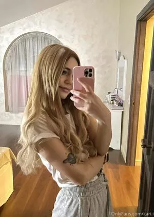 Kari.i nude photo #0115