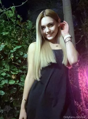 Kari.i nude photo #0123