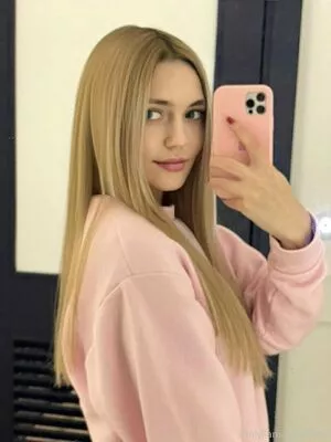 Kari.i nude photo #0126