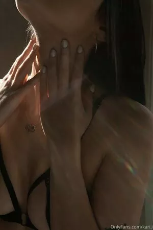 Kari.i nude photo #0131