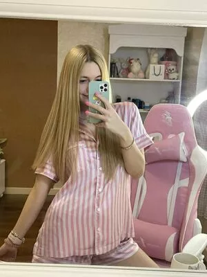 Kari.i nude photo #0150