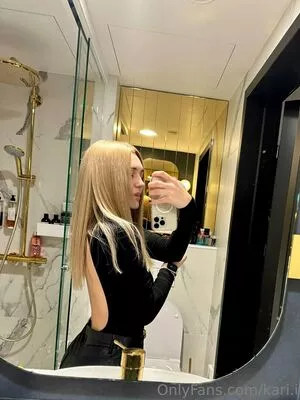 Kari.i nude photo #0203