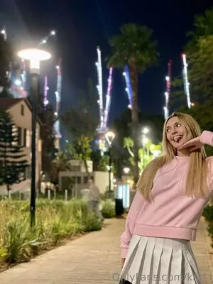 Kari.i nude photo #0253