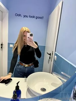 Kari.i nude photo #0272