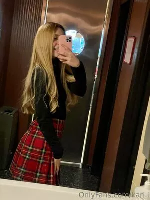 Kari.i nude photo #0278