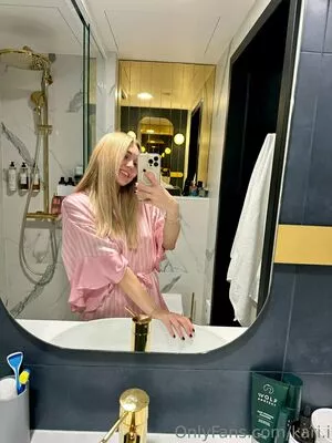 Kari.i nude photo #0286