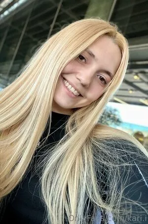 Kari.i nude photo #0345