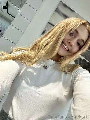 Kari.i nude photo #0353