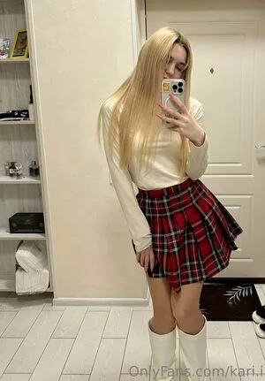 Kari.i nude photo #0354