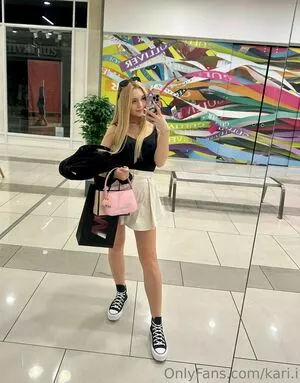 Kari.i nude photo #0365