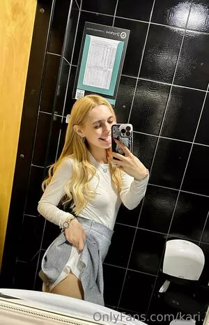 Kari.i nude photo #0372