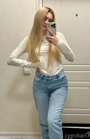 Kari.i nude photo #0379