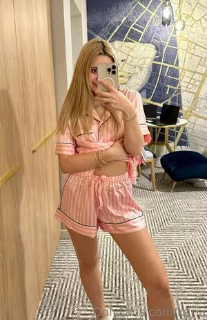 Kari.i nude photo #0407