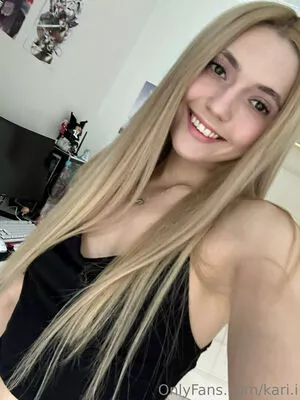 Kari.i nude photo #0416