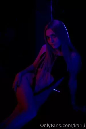 Kari.i nude photo #0427