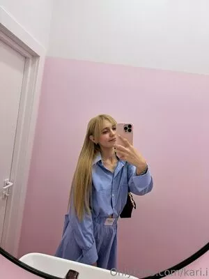 Kari.i nude photo #0451