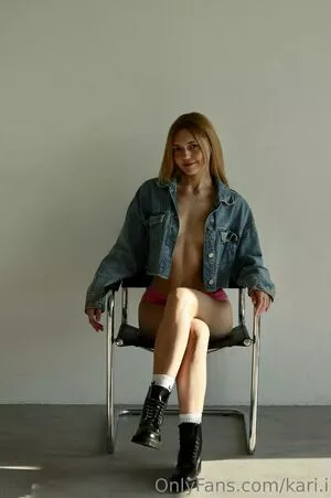Kari.i nude photo #0461