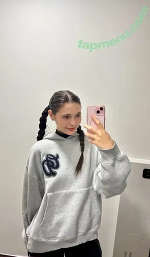 Kari.i nude photo #0875