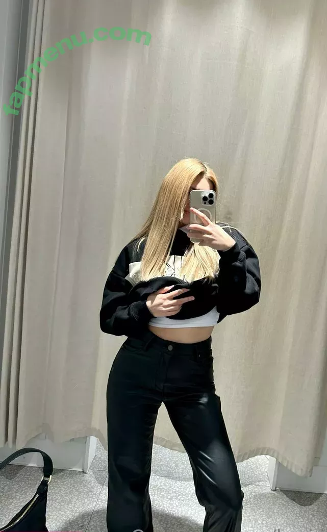 Kari.i nude photo #0201 (Kari.i)