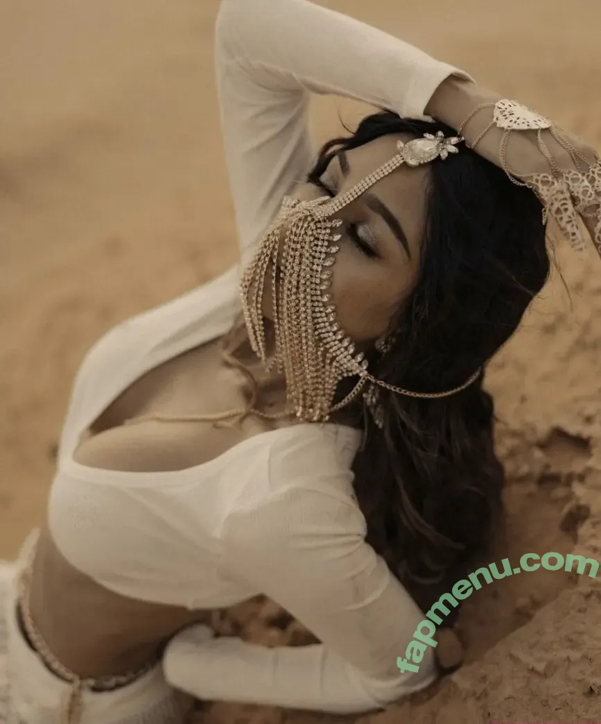 Karina Kabir nude photo #0007 (Hypermewww)