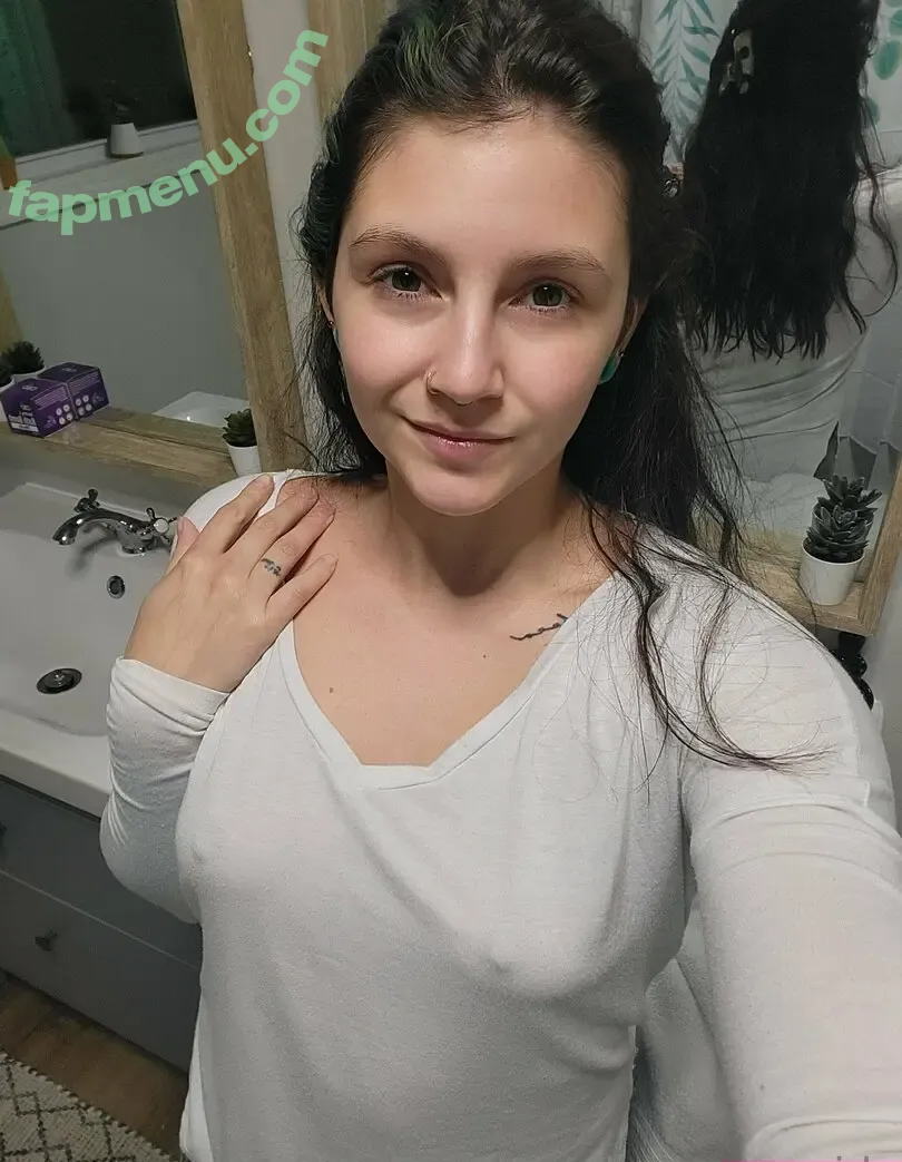 karinakassidy nude photo #0033 (kassidyisconfused)