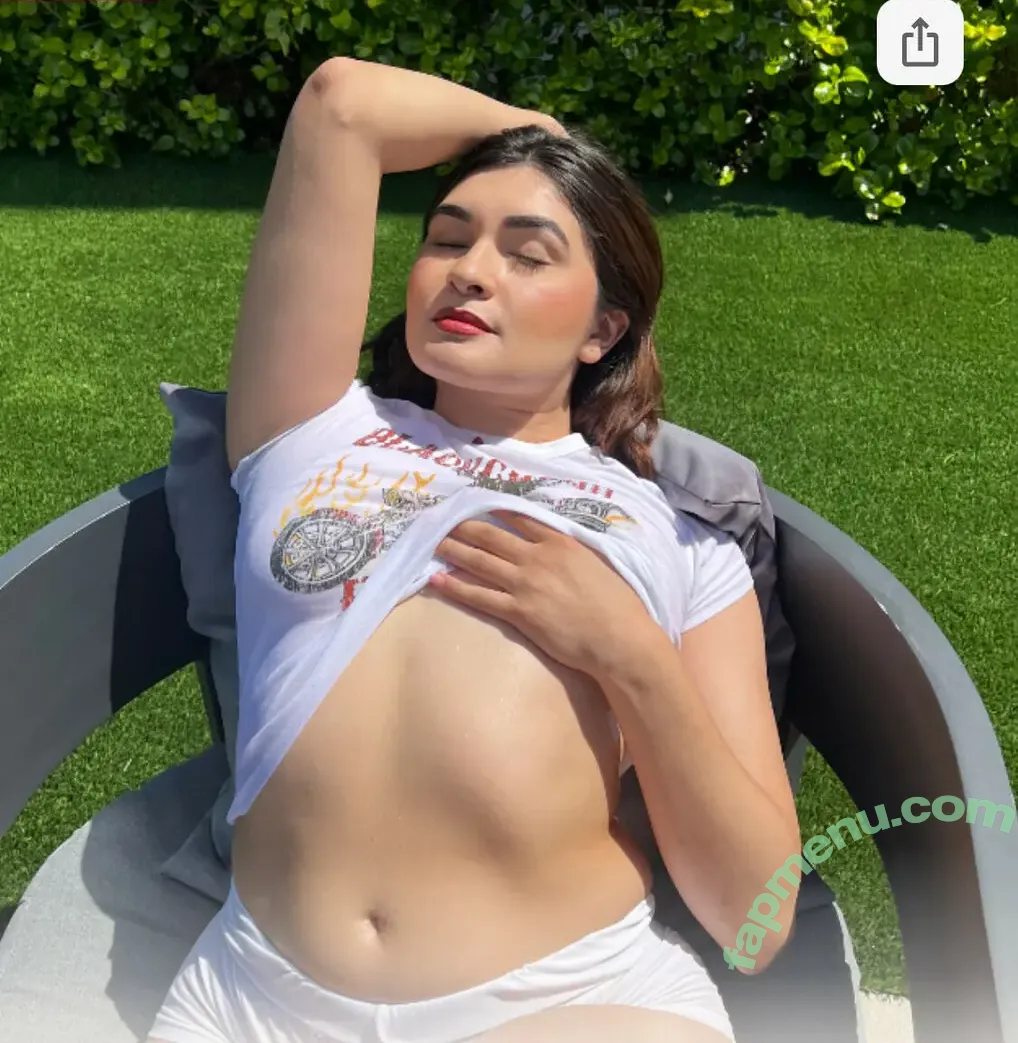 karinamasfina nude photo #0021 (karinamasfina)