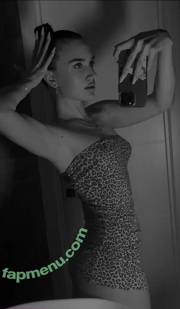 Karinator nude photo #0006 (karinator___ / karinhart)